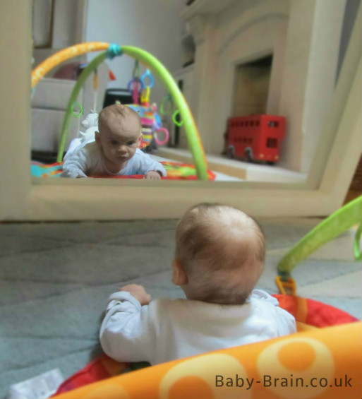 Mirror play with baby: What why and how to play with newborn and 0-3 months